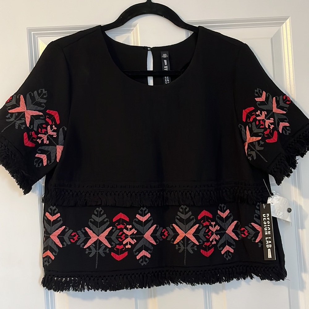 Design Lab - Black and Pink Fringe Top - Size Medium - New with Tags NWT